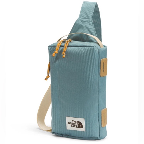 The North Face Handbags - The North Face Field Bag Cross Body Belt Bag Adjustable In Goblin Blue
Unisex